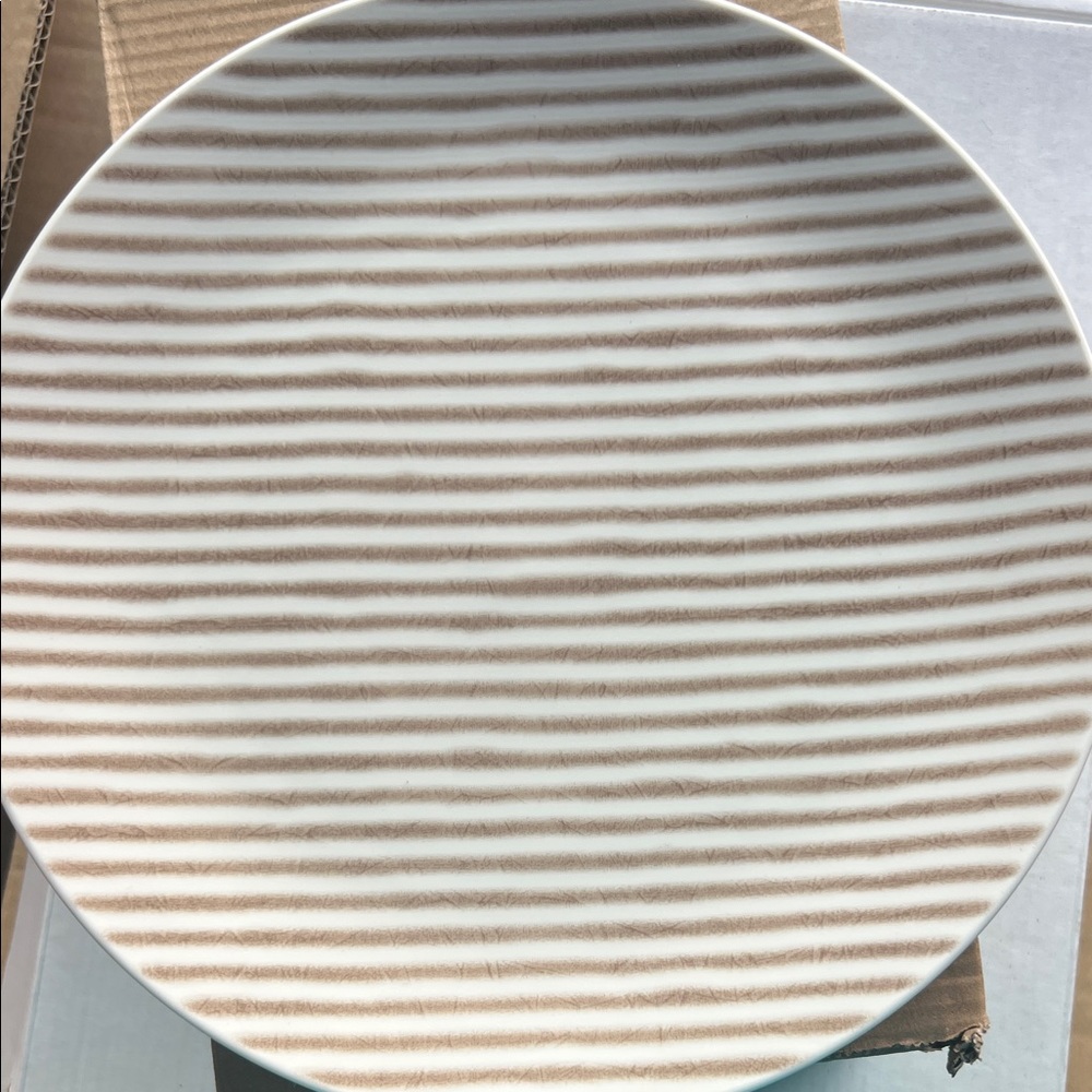 Noritake White Ceramic Plate